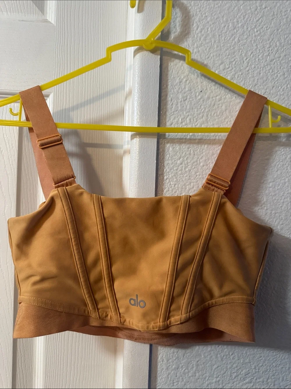 ALO Yoga Sculpted Crop Tank Top - Caramel